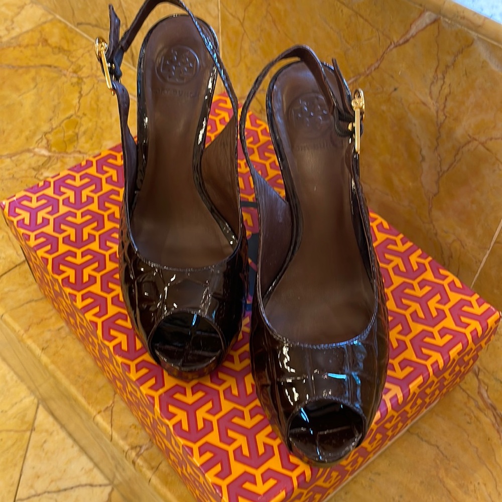 Tory Burch Dark brown patent sling back shoe